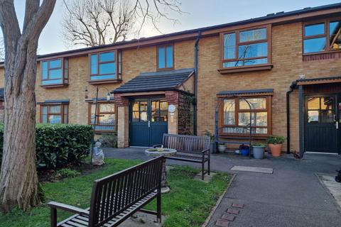 Palmers Drive, Grays RM17