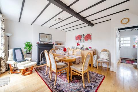 19 Monks Drive, London, W3 0EG