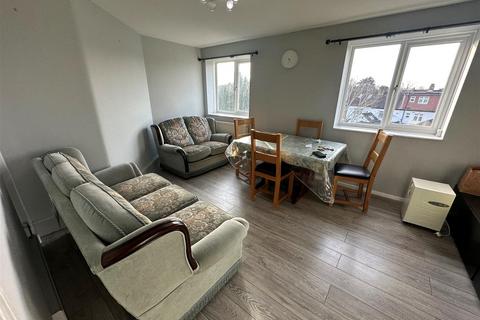 2 bedroom flat to rent, Friern Barnet Lane, Friern Barnet, London