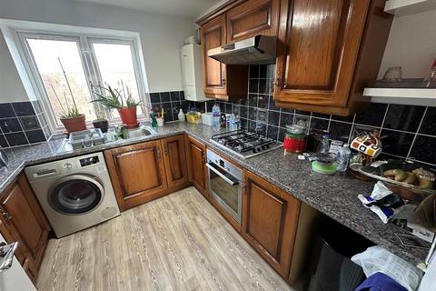 2 bedroom flat to rent, Friern Barnet Lane, Friern Barnet, London