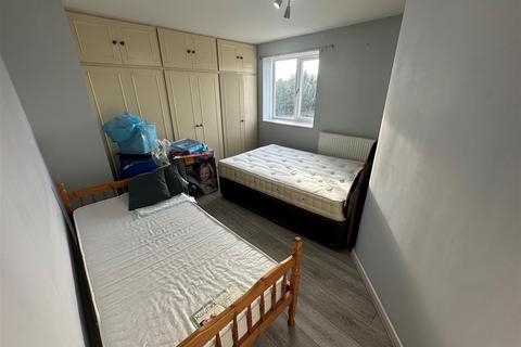 2 bedroom flat to rent, Friern Barnet Lane, Friern Barnet, London
