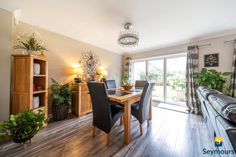 6 Bridgehill Close, Guildford, GU2 8BA