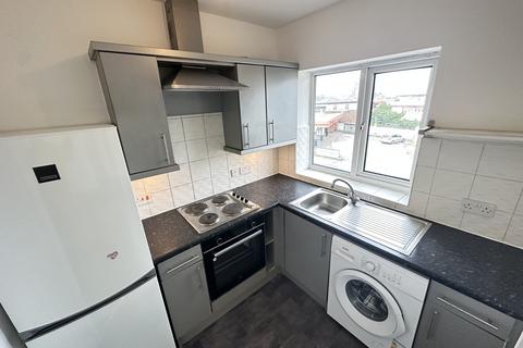 2 bedroom apartment to rent, Birch Lane, Manchester, M13