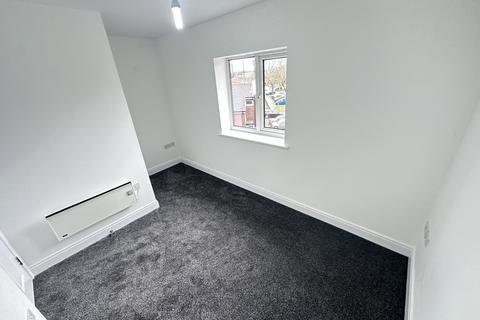 2 bedroom apartment to rent, Birch Lane, Manchester, M13