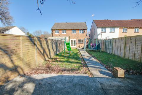 3 bedroom semi-detached house for sale, WEST END! IMPRESSIVE GARDEN! KITCHEN/DINER!