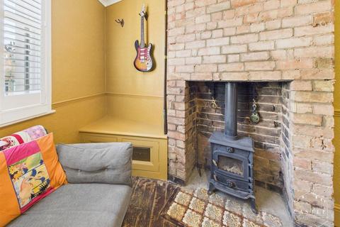 2 bedroom terraced house for sale, Church Street, Burbage