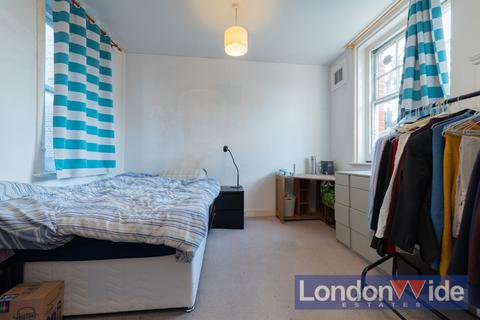 3 bedroom apartment to rent, Huguenot Mansions, Huguenot Place, London, SW18