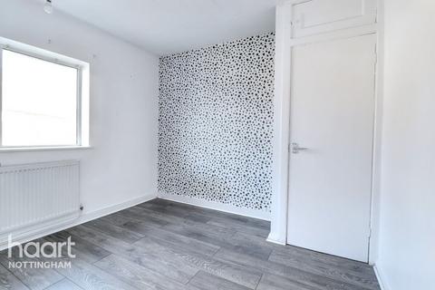 28 Frinton Road, Nottingham, NG8 6GZ