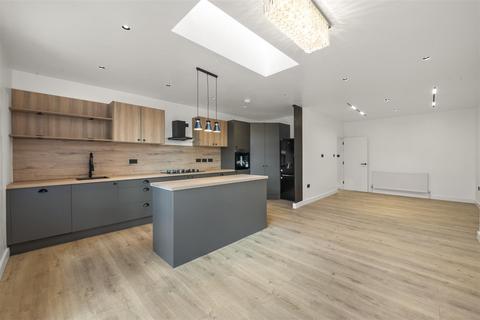43 Lyncroft Gardens, Hounslow, TW3 2QU