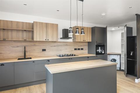 43 Lyncroft Gardens, Hounslow, TW3 2QU