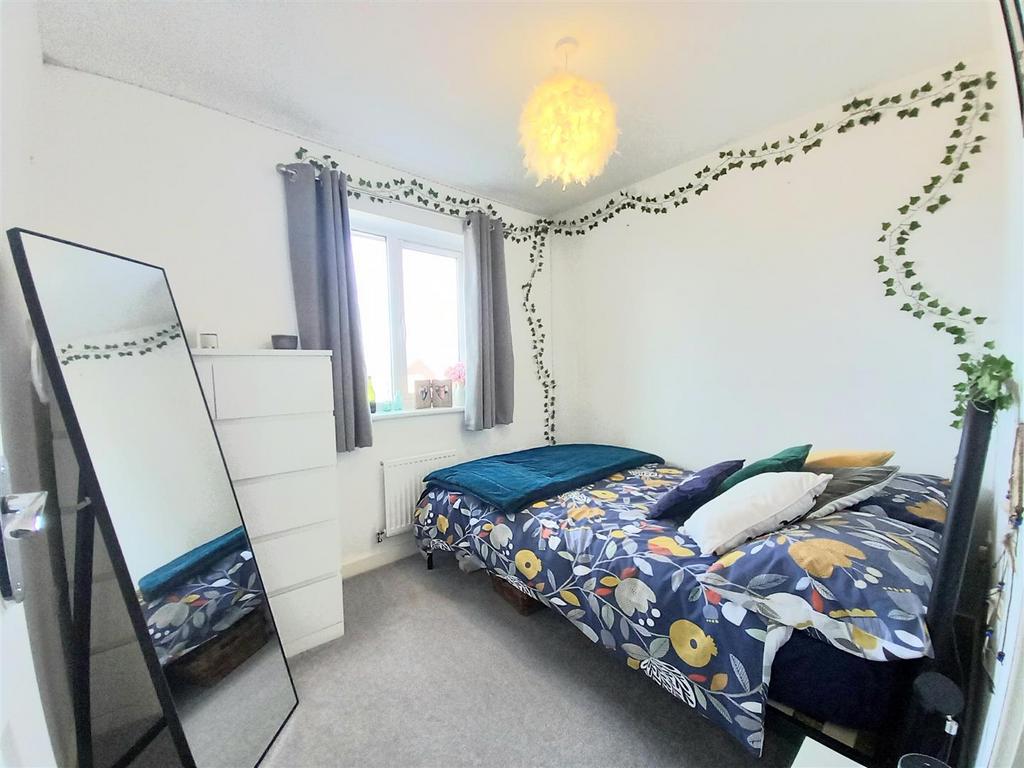 8dc Bed 2.jpg