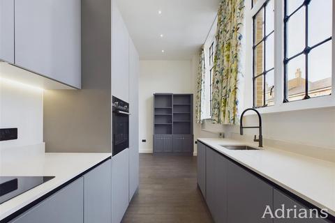 2 bedroom apartment for sale, St. Johns Court, Moulsham Street, Chelmsford