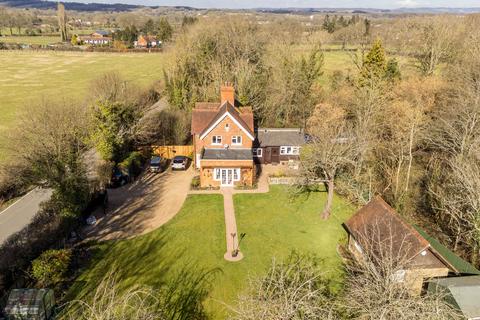 Oaks Cottage Brickhouse Lane, Newchapel, Lingfield, RH7 6HY