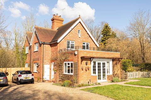 Oaks Cottage Brickhouse Lane, Newchapel, Lingfield, RH7 6HY