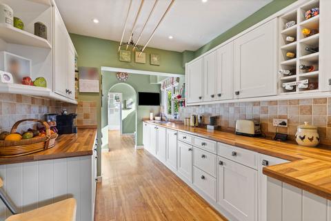 Oaks Cottage Brickhouse Lane, Newchapel, Lingfield, RH7 6HY