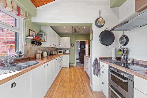Oaks Cottage Brickhouse Lane, Newchapel, Lingfield, RH7 6HY