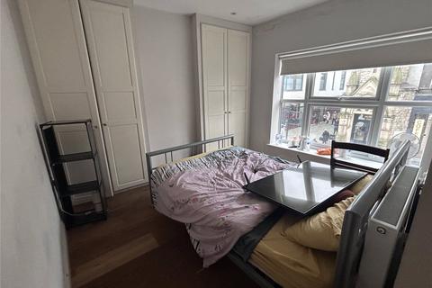 1 bedroom apartment to rent, Flat 1-144a High Street, Barnet, Herts, EN5