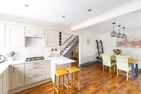 4 Barn Close, Gretton, Cheltenham, GL54 5YT