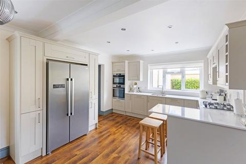 4 Barn Close, Gretton, Cheltenham, GL54 5YT