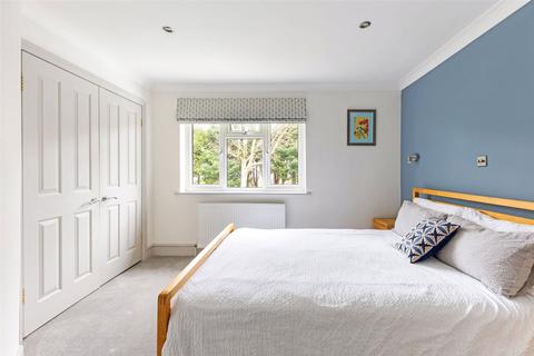 4 Barn Close, Gretton, Cheltenham, GL54 5YT