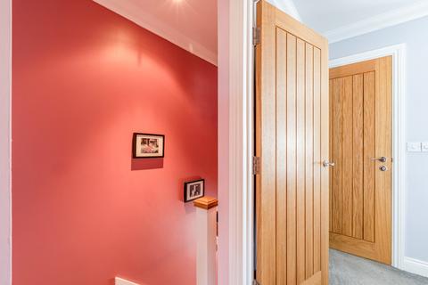 13 Loxley Close, Byfleet, West Byfleet, KT14 7GA