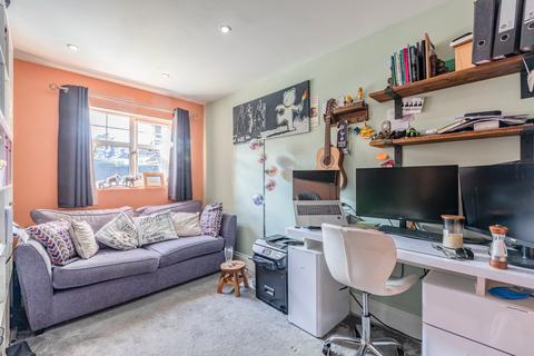 13 Loxley Close, Byfleet, West Byfleet, KT14 7GA