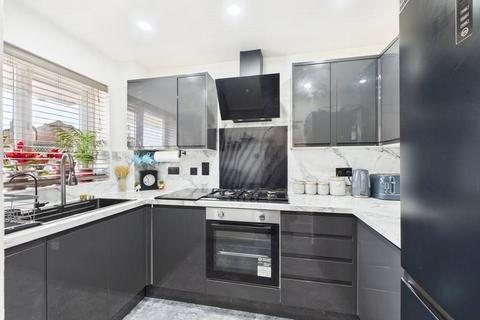 27 Bearcroft Avenue, Great Meadow, Worcester, WR4 0DR