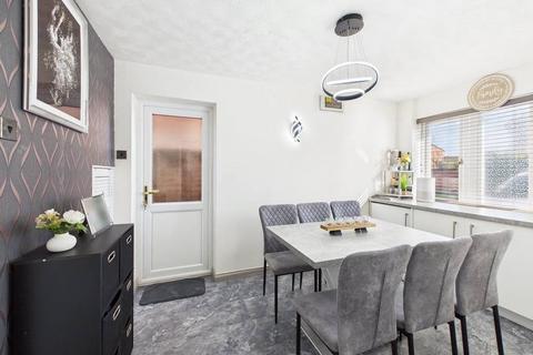 27 Bearcroft Avenue, Great Meadow, Worcester, WR4 0DR