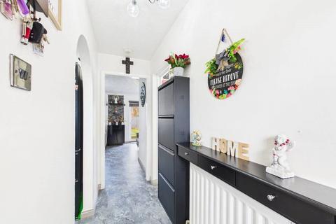 27 Bearcroft Avenue, Great Meadow, Worcester, WR4 0DR