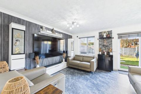 27 Bearcroft Avenue, Great Meadow, Worcester, WR4 0DR