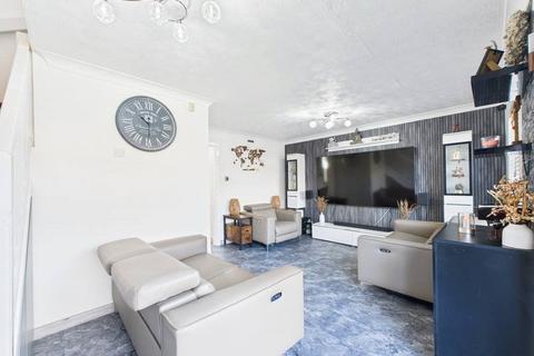 27 Bearcroft Avenue, Great Meadow, Worcester, WR4 0DR