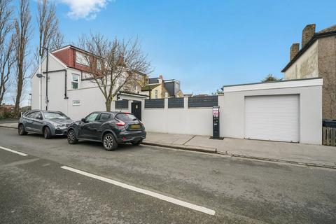 4 bedroom end of terrace house for sale, Meadow View Road, Thornton Heath, CR7