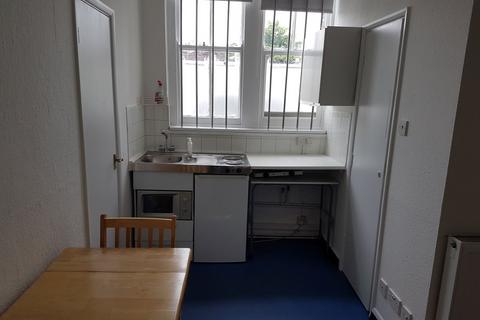 Studio to rent, Finchley Road, Temple Fortune NW11