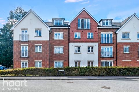 2 bedroom apartment for sale, Royal Drive, Bordon