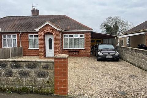 2 bedroom semi-detached bungalow for sale, Links Avenue, Norwich