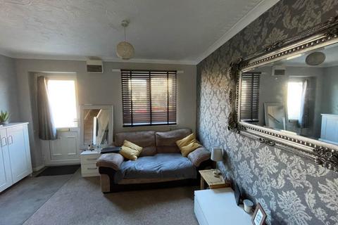 2 bedroom house to rent, Appletree Court, Worle, Weston-super-Mare