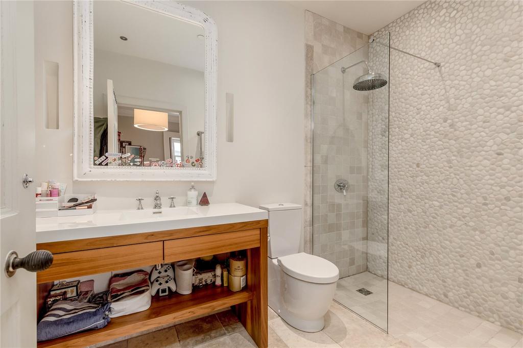 En Suite Shower Room