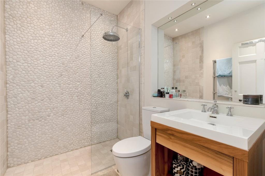 Family Shower Room