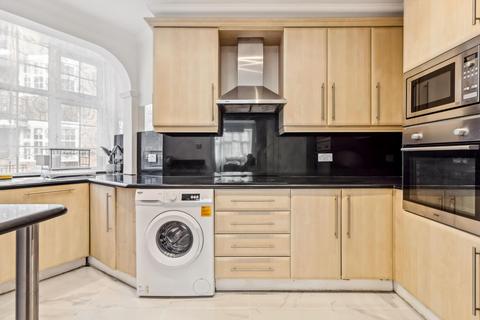 4 bedroom flat to rent, Princes Court, Brompton Road, London, SW3