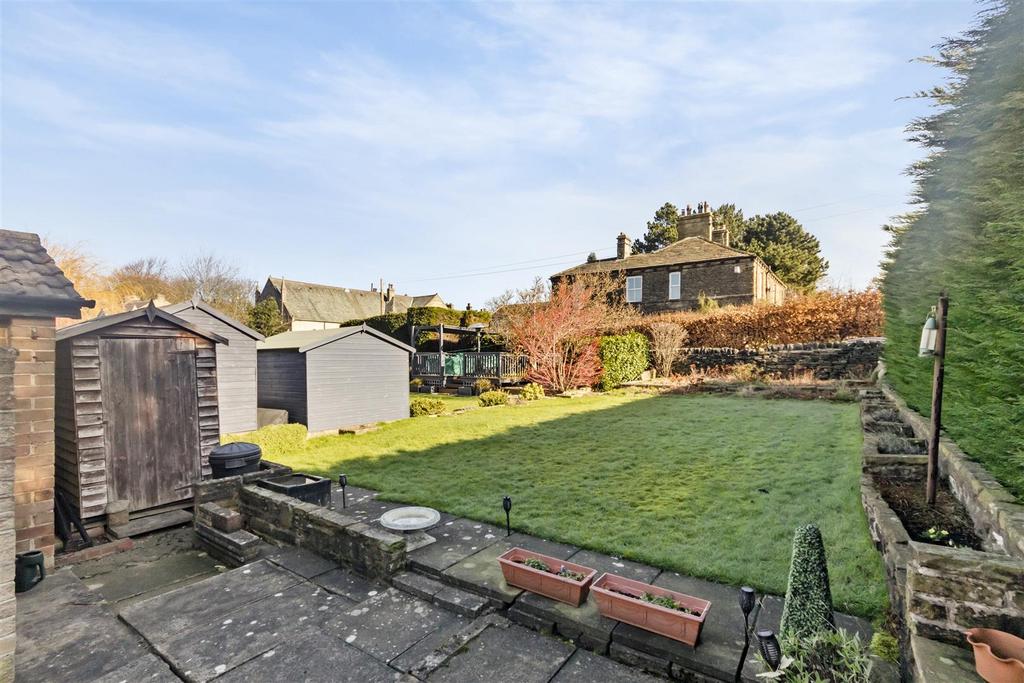 Large rear garden