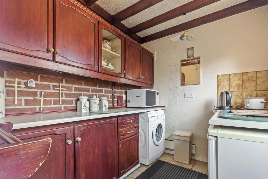 Fitted kitchen