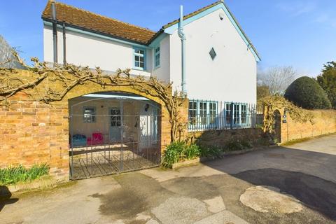 3 bedroom detached house for sale, Horton Road (Village Centre), Datchet, SL3