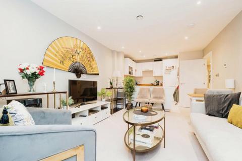 2 bedroom flat for sale, High Road, Loughton, IG10