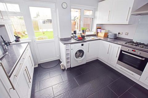 3 bedroom end of terrace house for sale, Greenvale Gardens, Gillingham