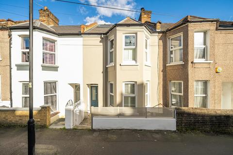 20 Waldeck Grove, London, SE27 0BE