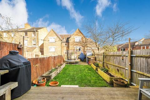 20 Waldeck Grove, London, SE27 0BE