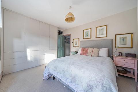 20 Waldeck Grove, London, SE27 0BE