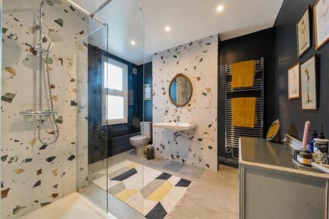 20 Waldeck Grove, London, SE27 0BE