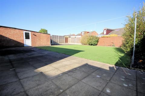 2 bedroom detached bungalow for sale, Icknield Way, Luton