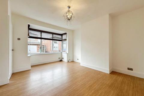 2 Acadia Grove, Hessle, HU13 0AL